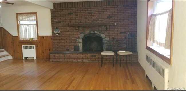 Building Photo - 211 Brown St