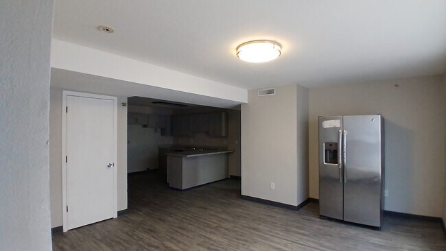 Building Photo - 60 Miller Ave SW