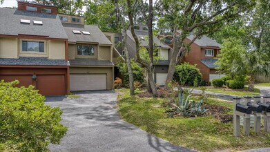 Building Photo - 43 Arabian Dr