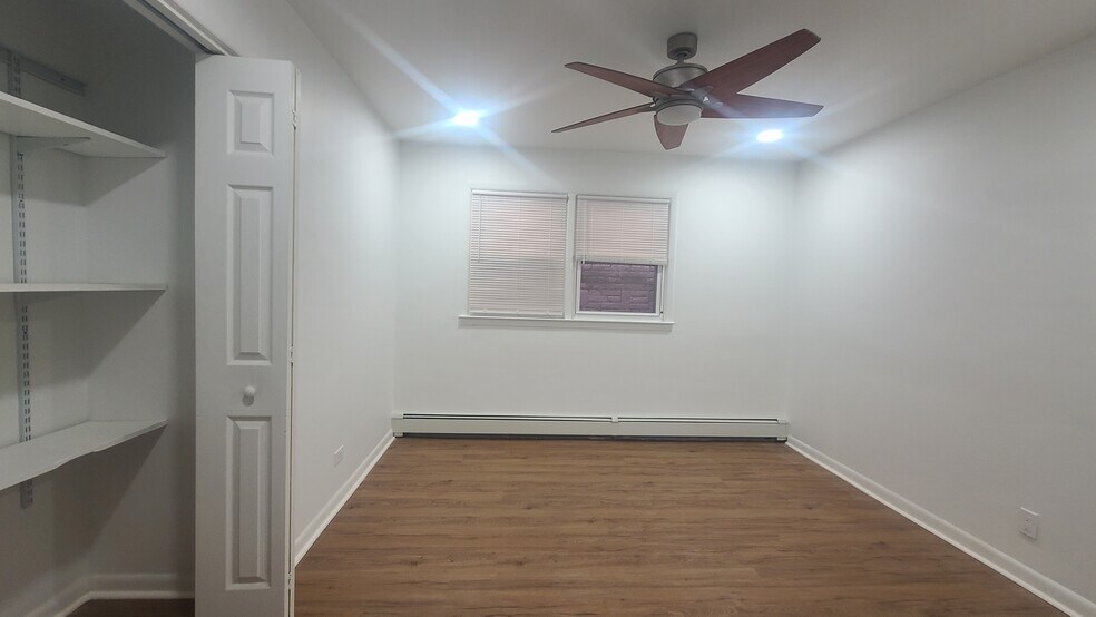 Building Photo - 589 Bramhall Ave