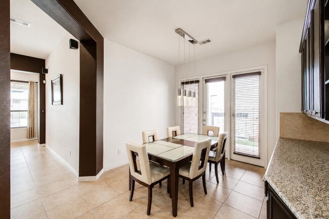 Building Photo - 25314 Celtic Terrace Dr