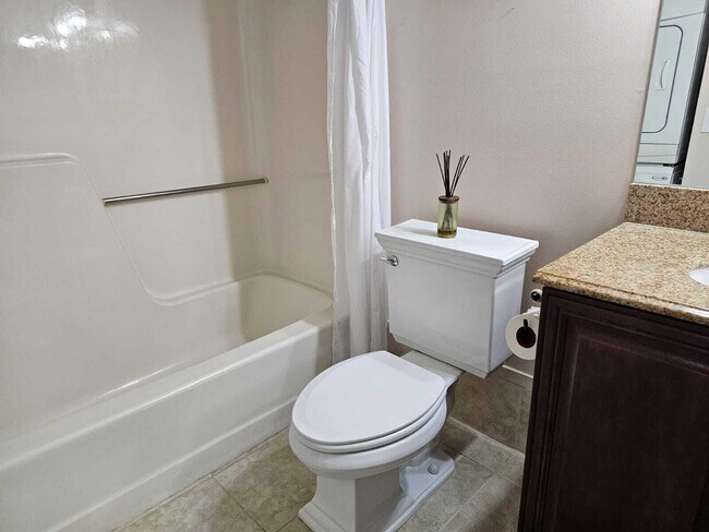 Building Photo - 7091 Golf Colony Ct