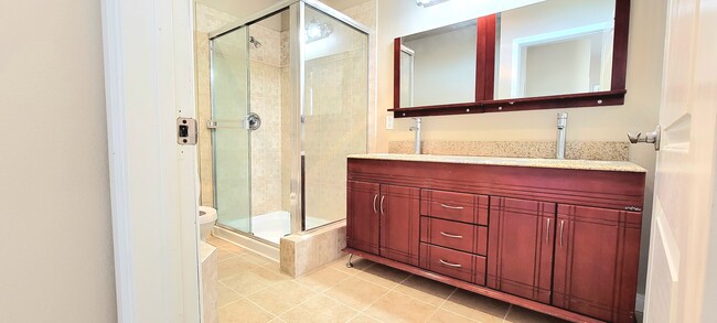 Master bathroom with double sinks - 9254 Elm Vista Dr