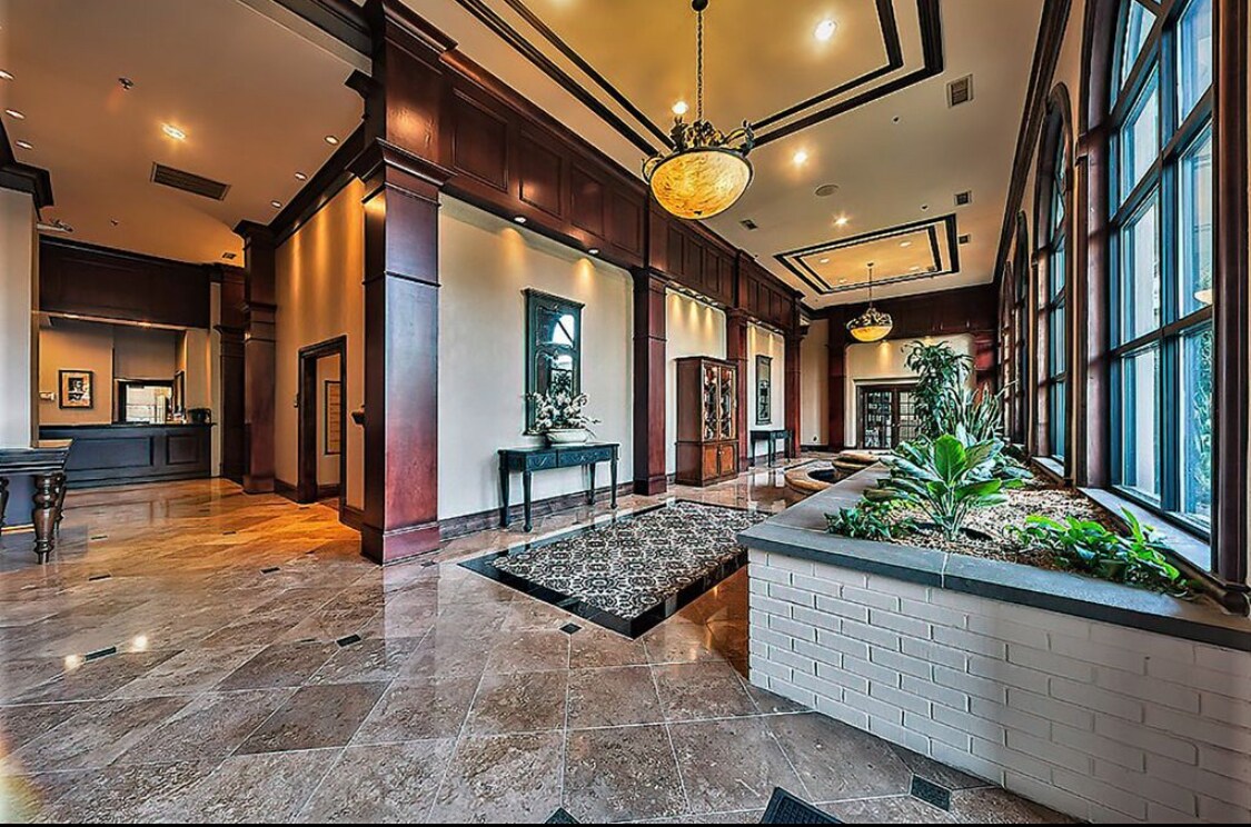 Building Photo - 3334 Peachtree Rd NE