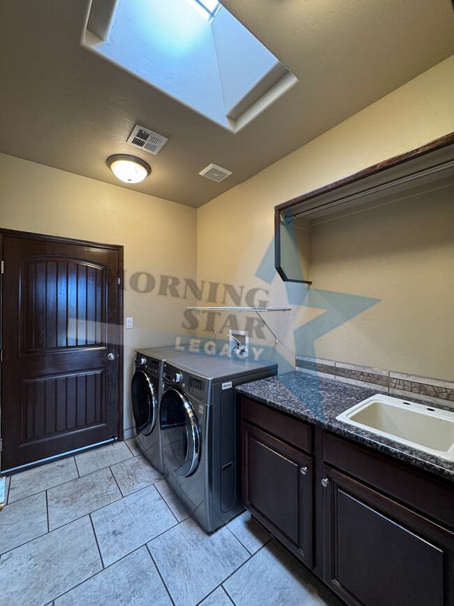 Building Photo - 4 Bed in the Pueblos at Alameda Ranch