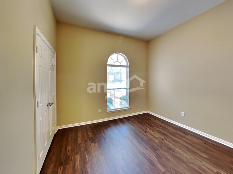 Building Photo - 206 Ephraim Dr