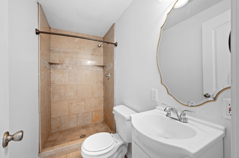 Building Photo - 504 Continental Dr