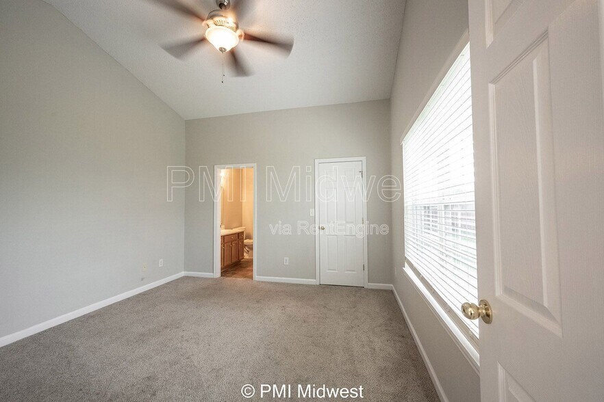 Building Photo - 19496 Prairie Crossing Dr