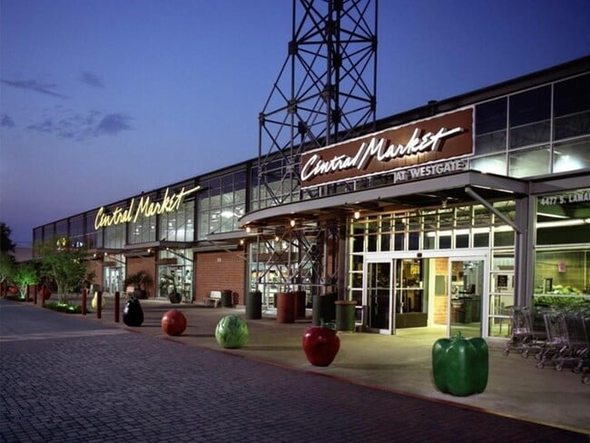 Building Photo - 1809 Forestglade Dr