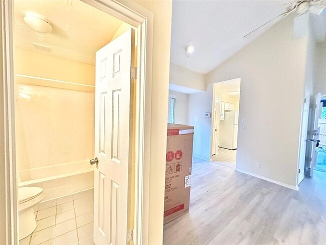 Building Photo - 4302 Scottsdale Rd