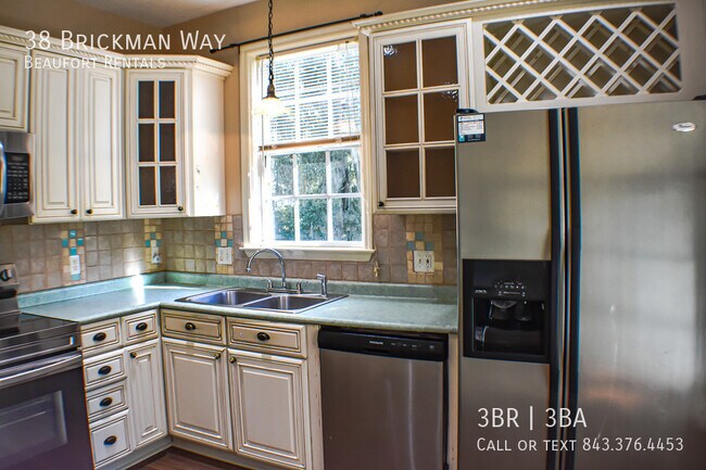 Building Photo - 38 Brickman Way