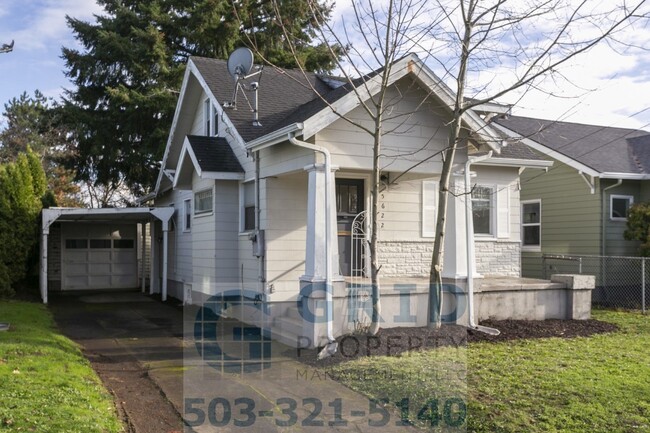 Building Photo - Two Bedroom Craftsman Available in Woodstock!