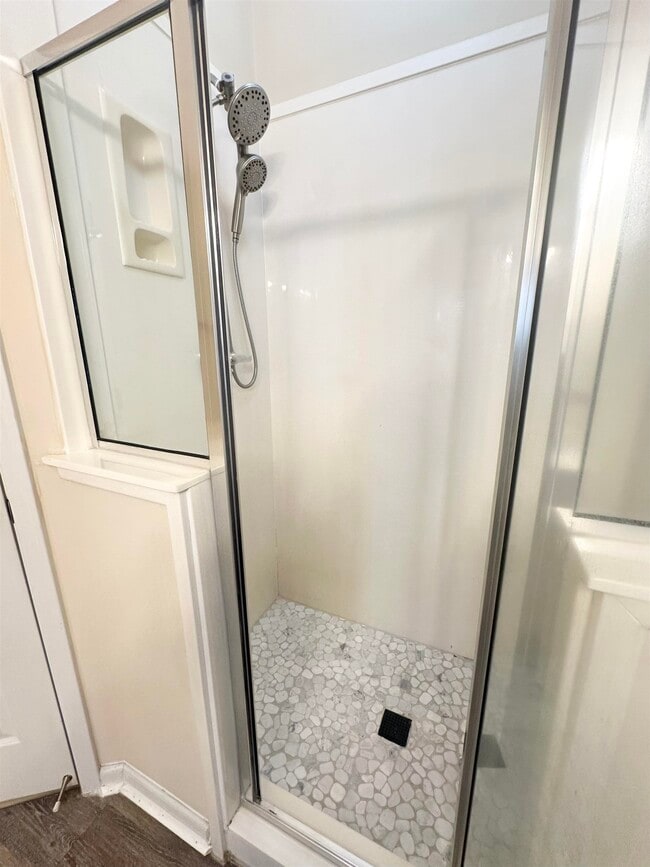 Building Photo - 8516 Shady Elm Dr