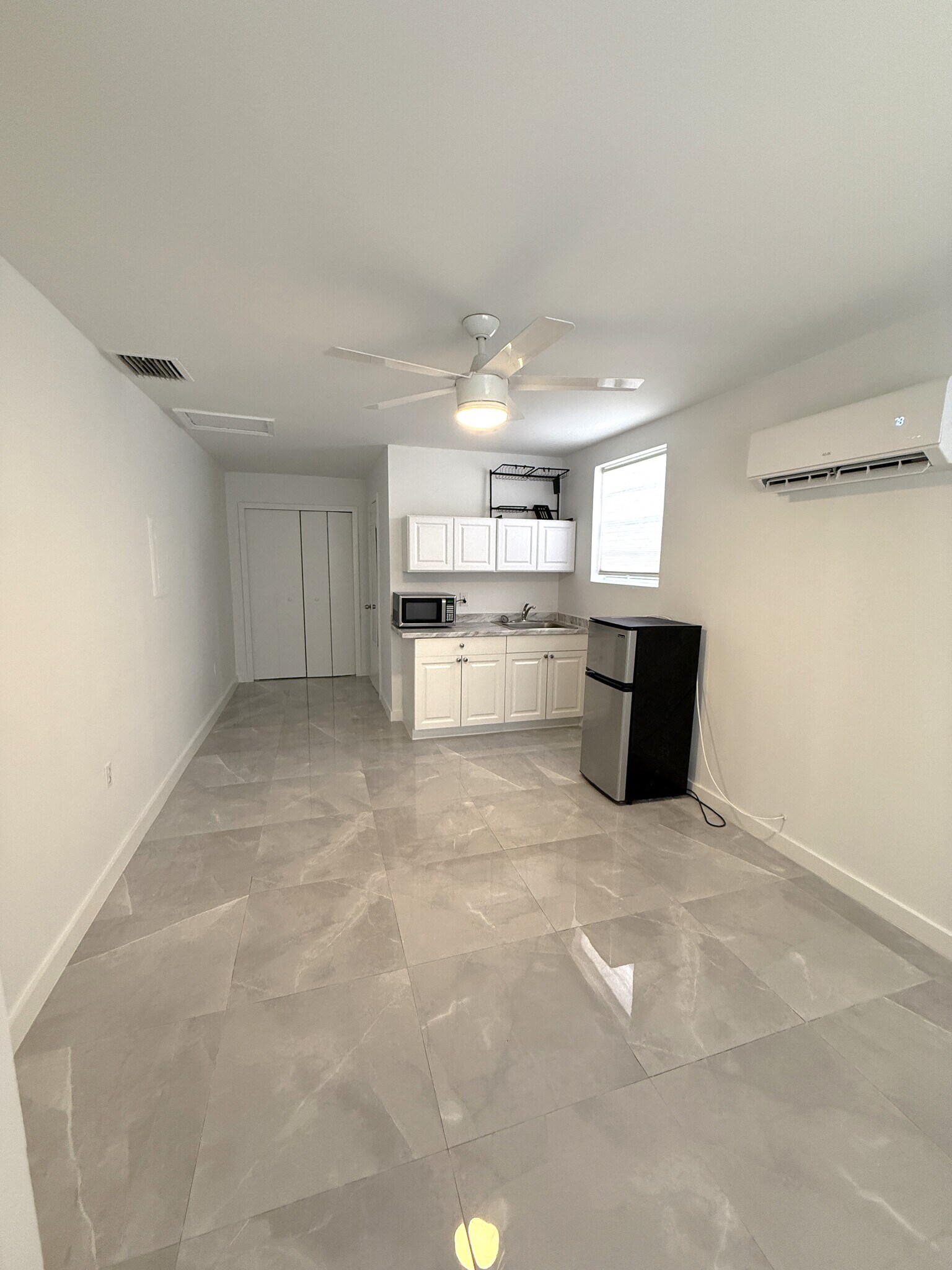 Building Photo - 624 Westward Dr