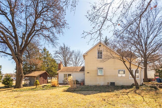 Building Photo - 9901 Arthur Ln