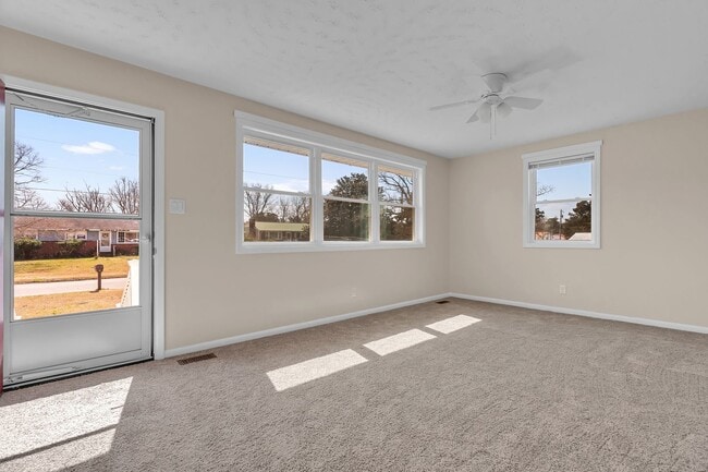 Building Photo - 306 Glancy St