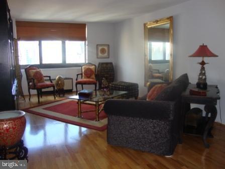 Building Photo - 1420 Locust St