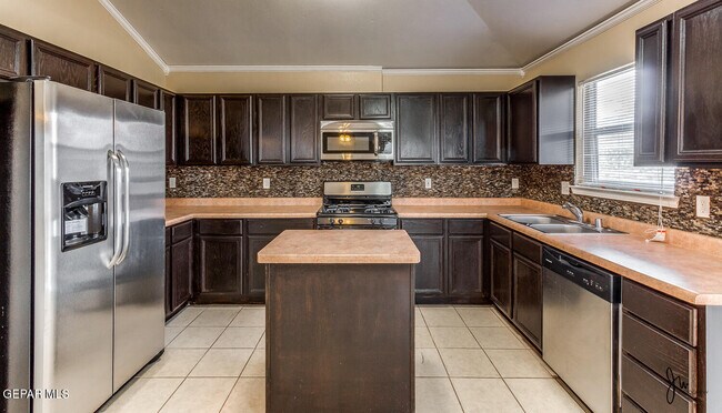Building Photo - 10789 Pleasant Sand Dr