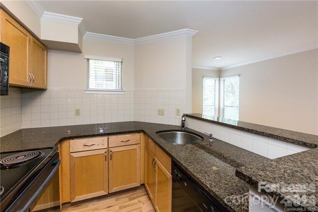 Building Photo - 2518 Cranbrook Ln