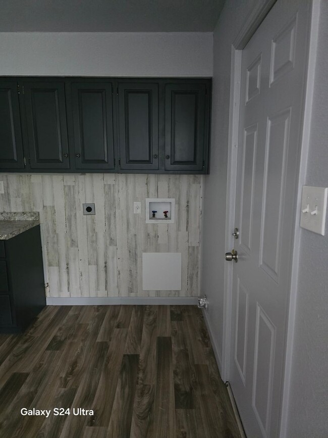 Building Photo - Nice 3BD/1BA