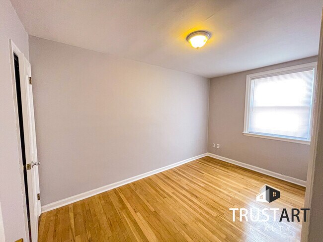 Building Photo - 3 bedroom house in Tacony