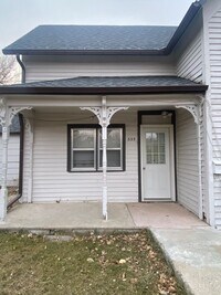 Building Photo - 335 N 5th St