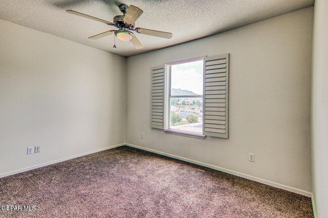 Building Photo - 6372 Franklin Ridge Dr