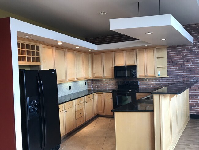 Building Photo - Beautiful Loft in Downtown Springfield