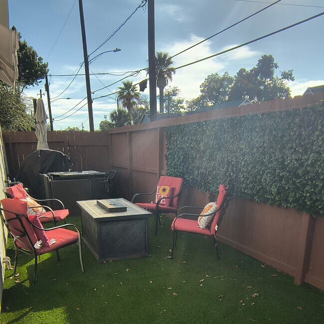 Building Photo - 5021 Nichols St