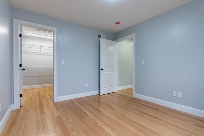 Building Photo - 217 Earle St