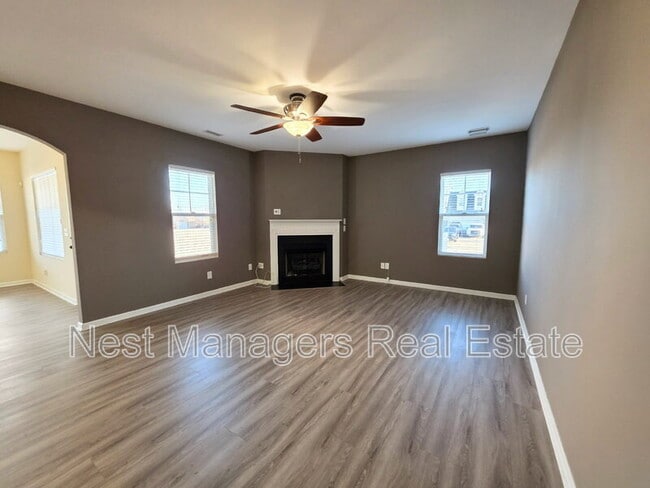 Building Photo - 825 Running Horse Ln