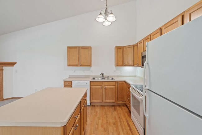 Building Photo - 21 Redtail Bend