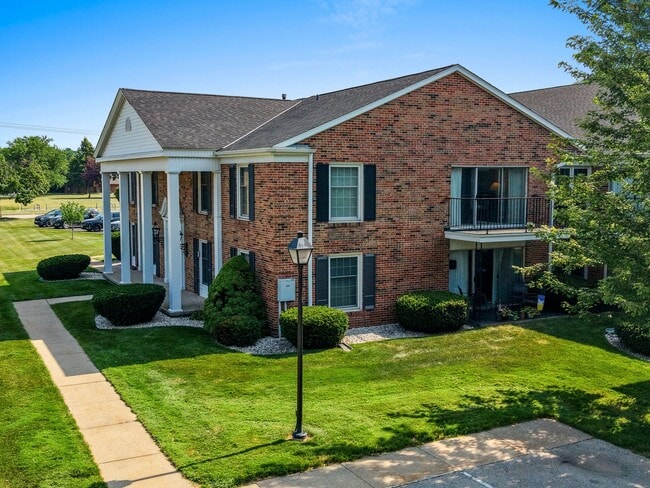 Building Photo - Old Orchard Luxury Apartment Homes