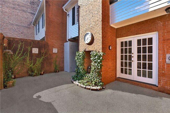 Building Photo - 15 Prescott Walk NE