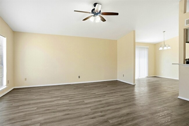 Building Photo - 134 London Ln