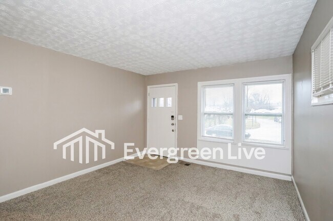 Building Photo - 8771 Desoto Dr