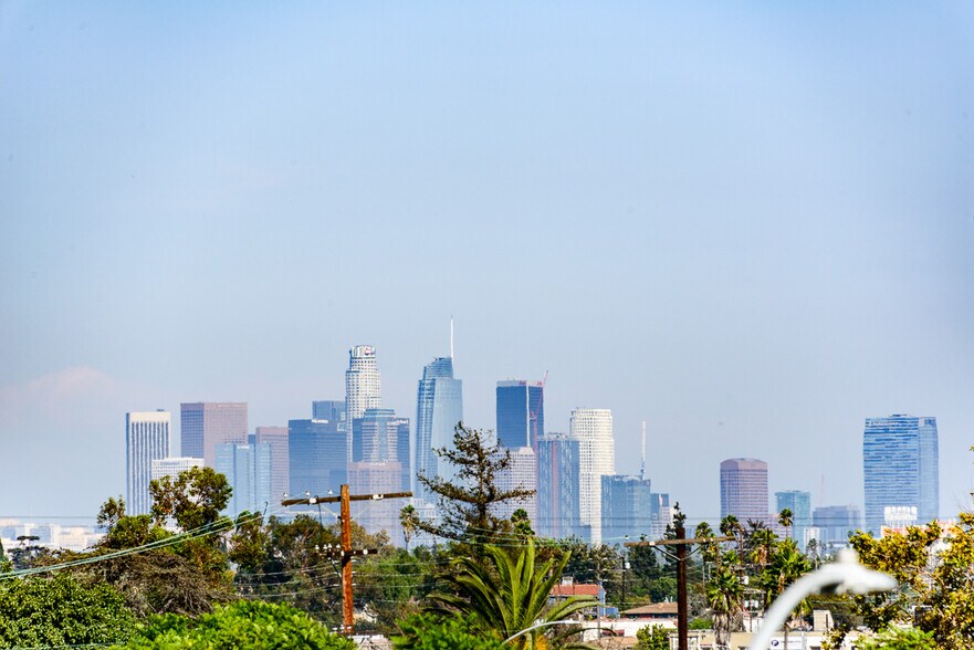 Building Photo - 1513 S Orange Grove Ave