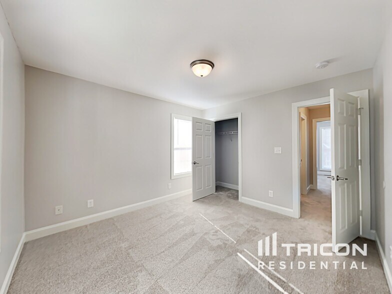 Building Photo - 1212 Danielle Downs Ct SE