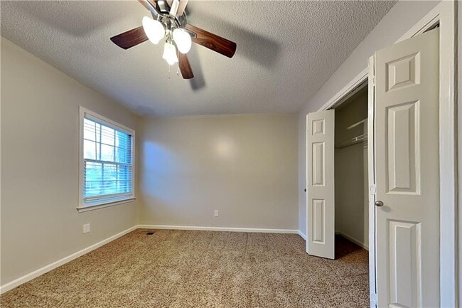 Building Photo - 3887 Spring Meadow Dr