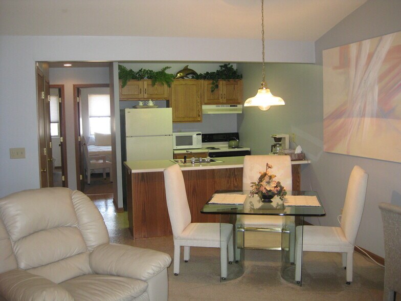 Great Room/Kitchen - 1853 Eagle Lake Dr