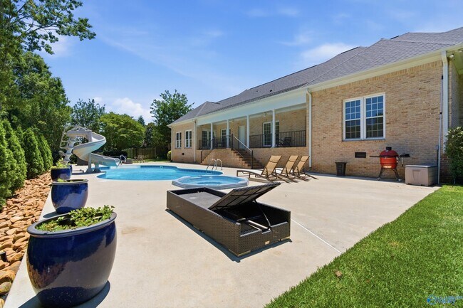 Building Photo - 2704 Hampton Cove Way SE