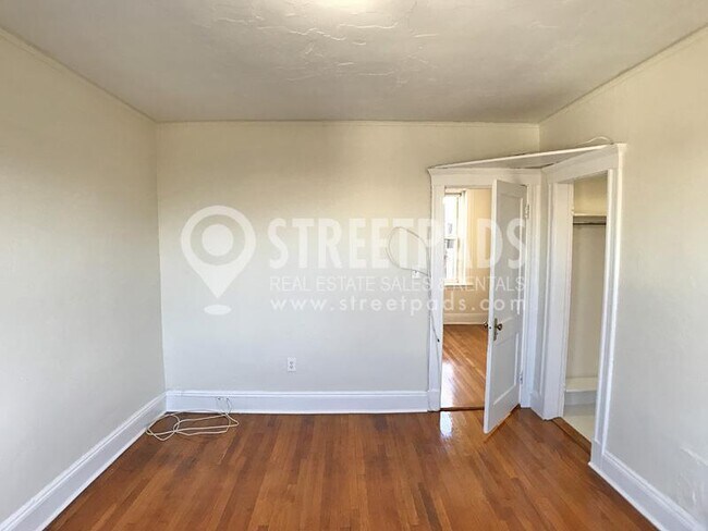 Building Photo - 1 bedroom in Boston MA 02215