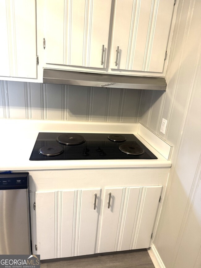 Building Photo - 819 Ellenwood Cir