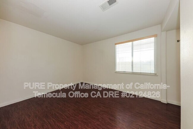 Building Photo - 35964 Camelot Cir