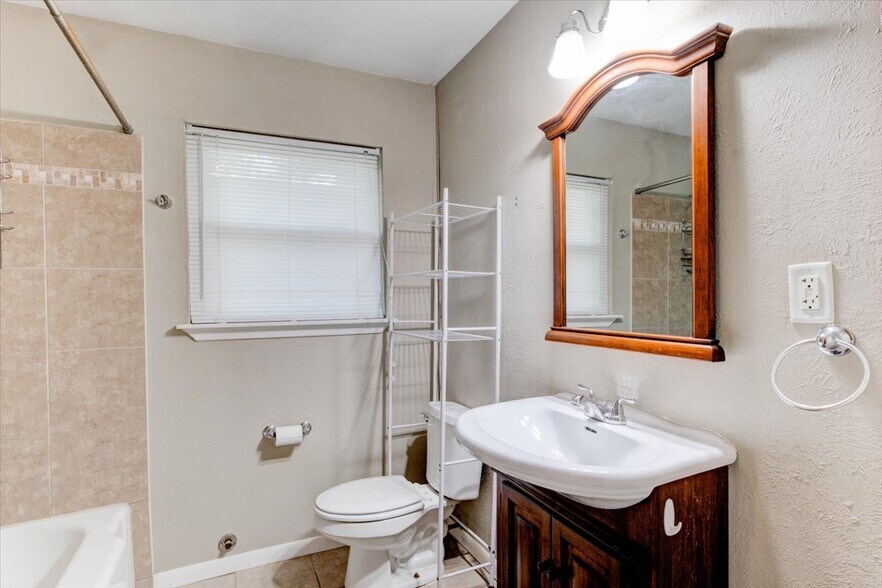 Building Photo - 3558 Winston Rd