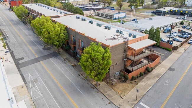 Building Photo - 437 Monroe Ave