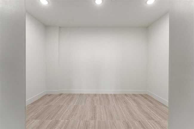 Building Photo - 3015 S Ysabella Ave