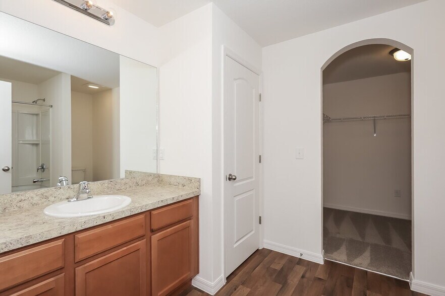 Building Photo - 748 Chatham Walk Dr