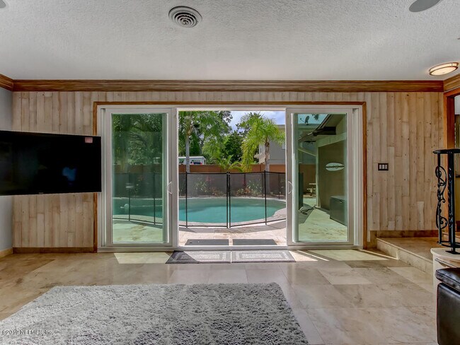 Building Photo - 88 Oakwood Rd