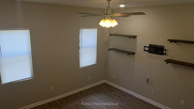 Building Photo - 4725 E Tuolumne Rd